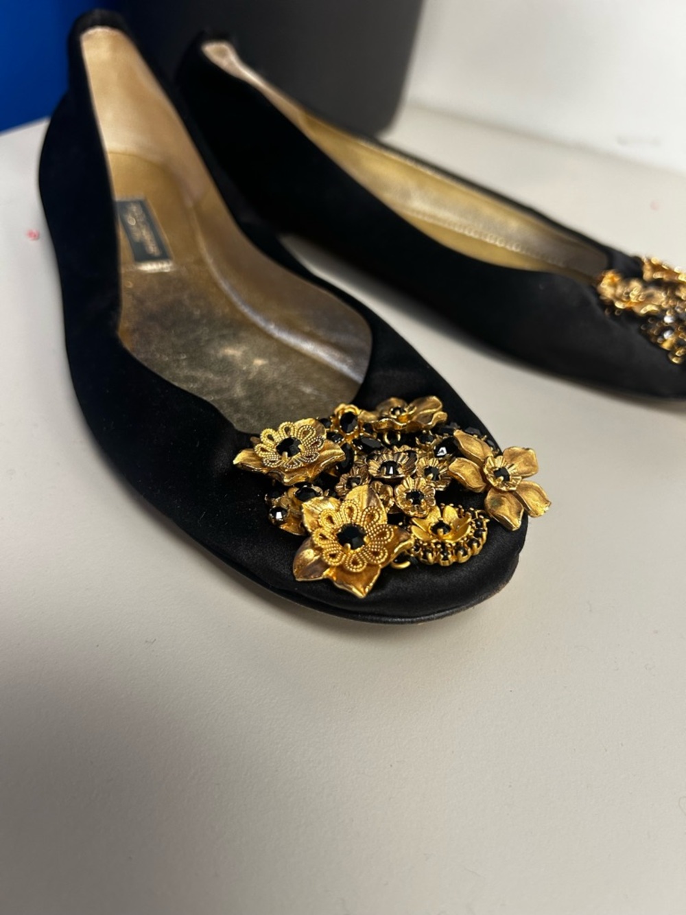 Dolce & Gabbana Black Satin Flats with Gold Floral Embellishments sz US 5/ EU 35 - Picture 2 of 6